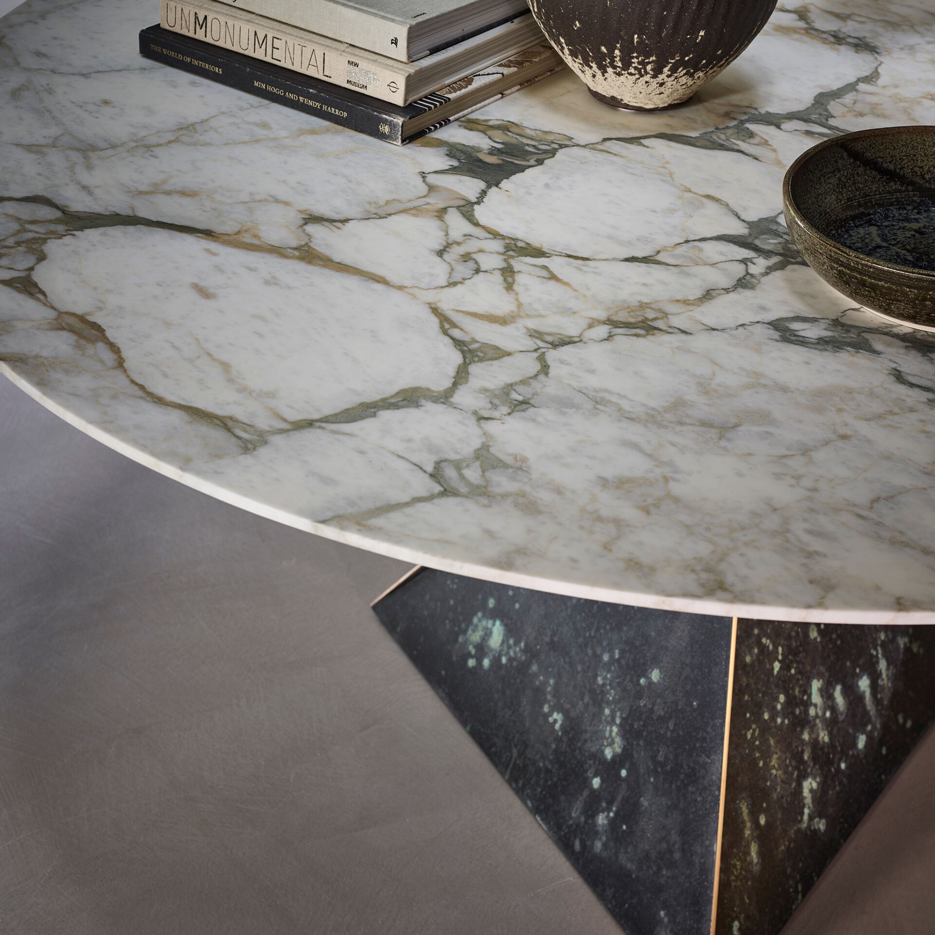 AVA_ENTRANCE_TABLE_DETAIL_249016-1