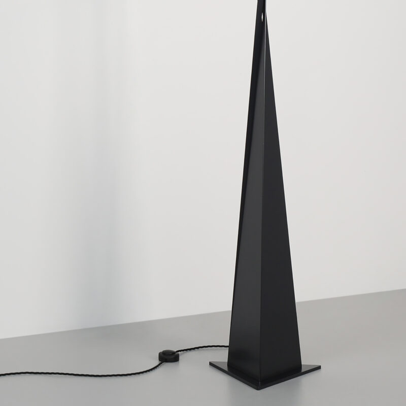 contemporary black floor lamp