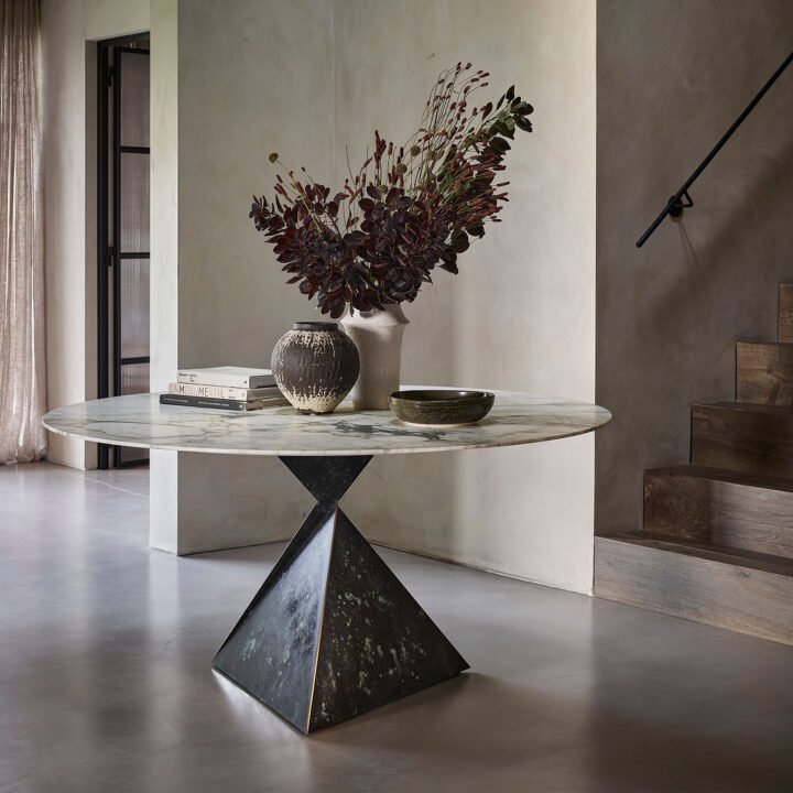 In Bronze "Bottle Green" with a Calacatta Verde marble top