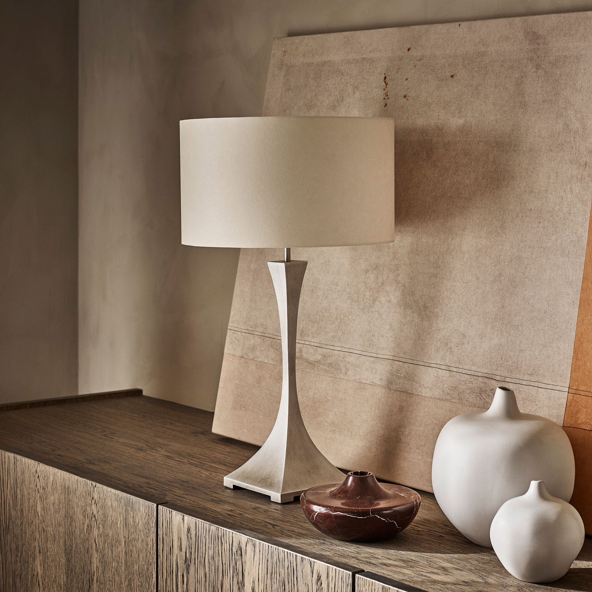 Capricorn table lamp finished in "Moon Silver” H:43cm/16.9in