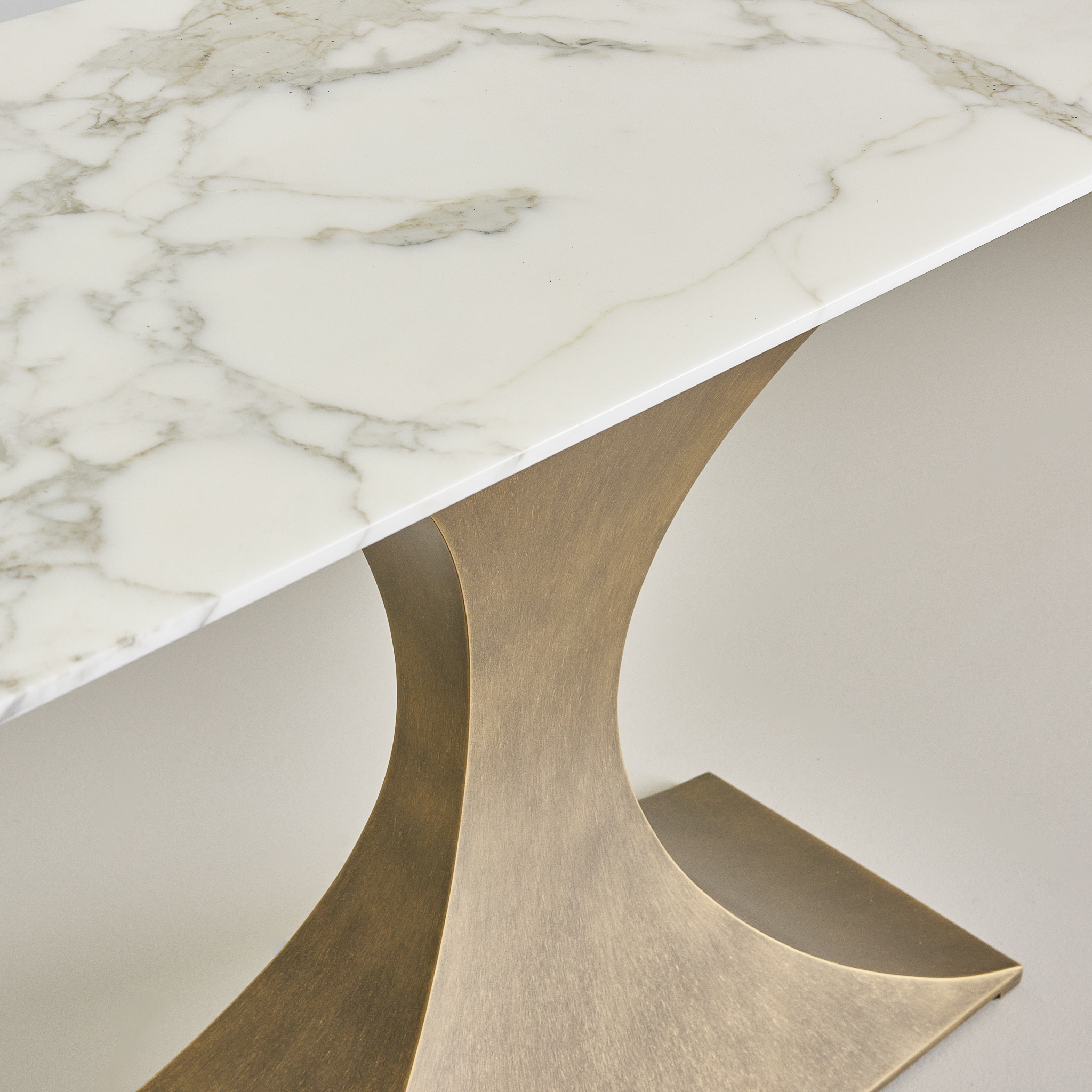 Capricorn-Console-in-FG-with-Calacata-detail.jpg