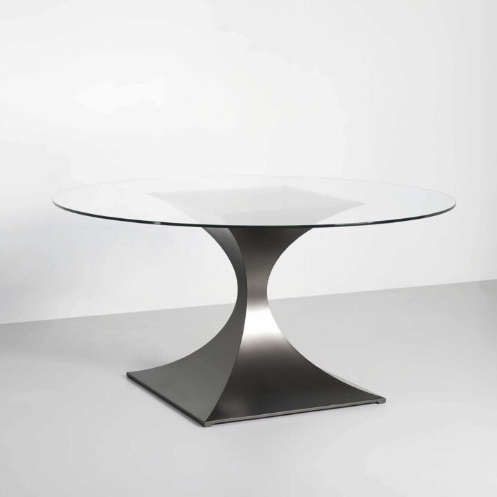 Finished in "Falcon Bronze" with a clear glass top