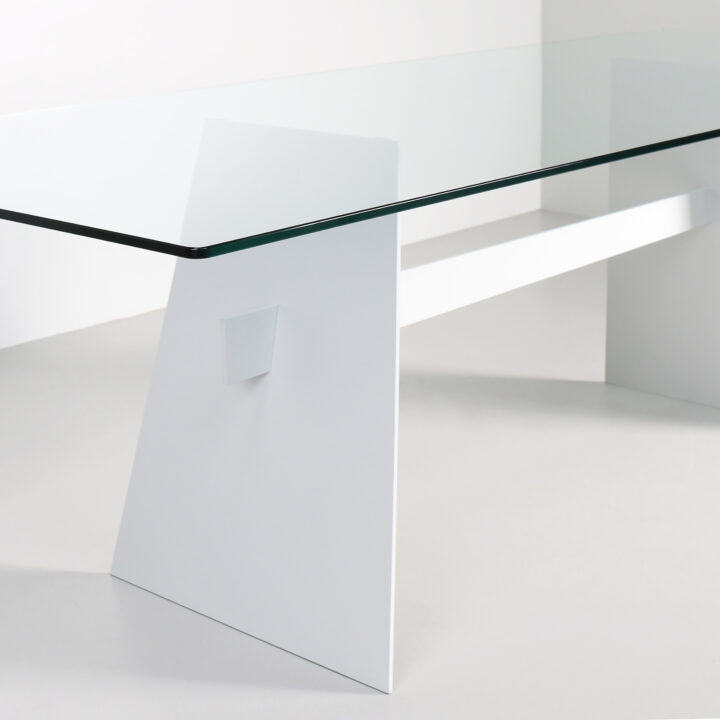 Finished in "Chalk White" with a clear glass top