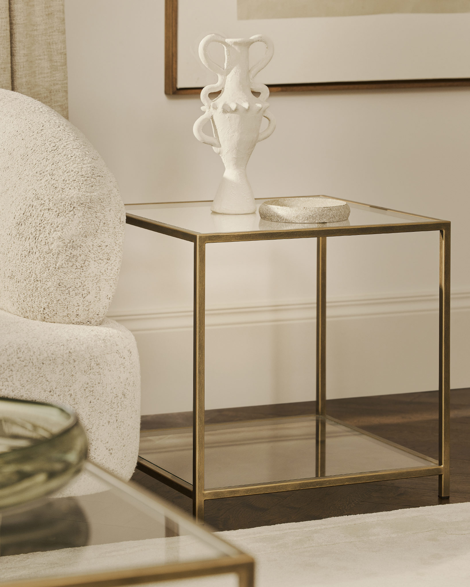Finished in "Florentine Gold" with clear glass top