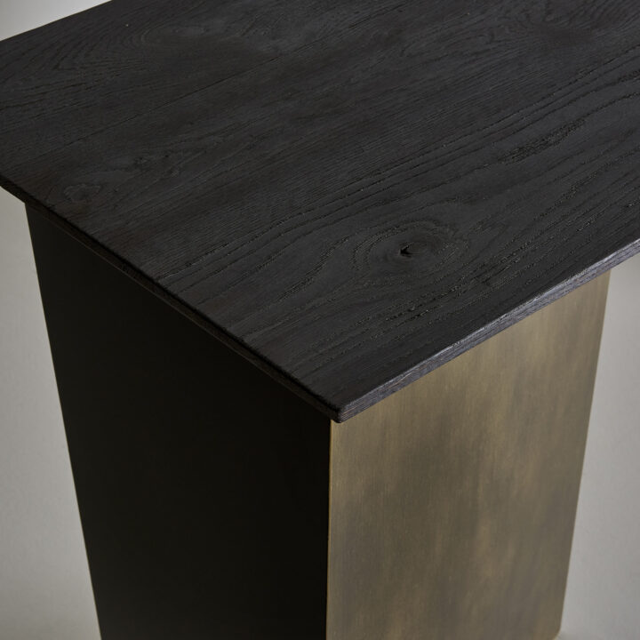 Finished in "Charcoal" and "Florentine Gold" with a "Ebonised Oak" 