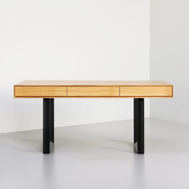 Phoenix-desk-straight